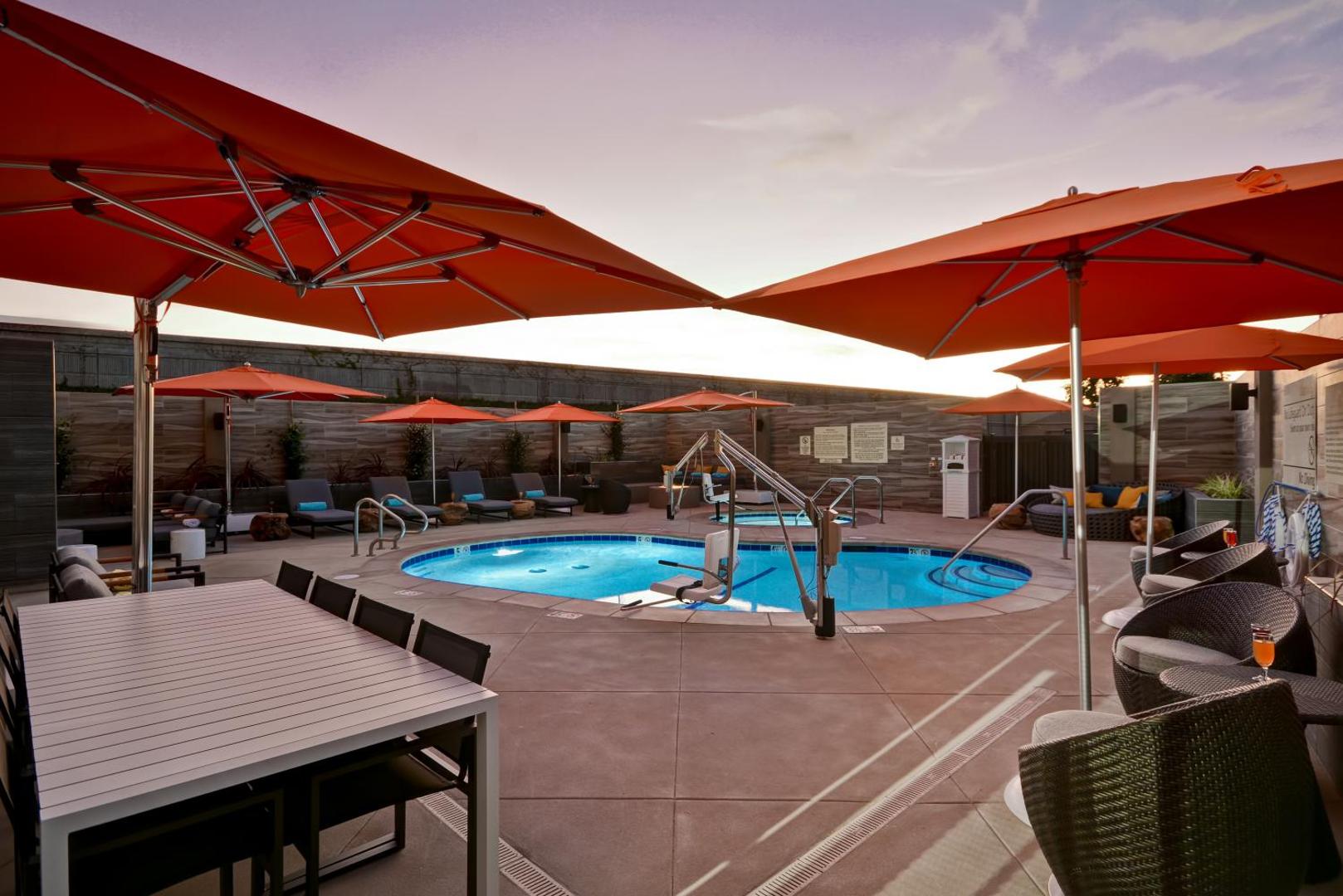 Hampton Inn & Suites Los Angeles Burbank Airport