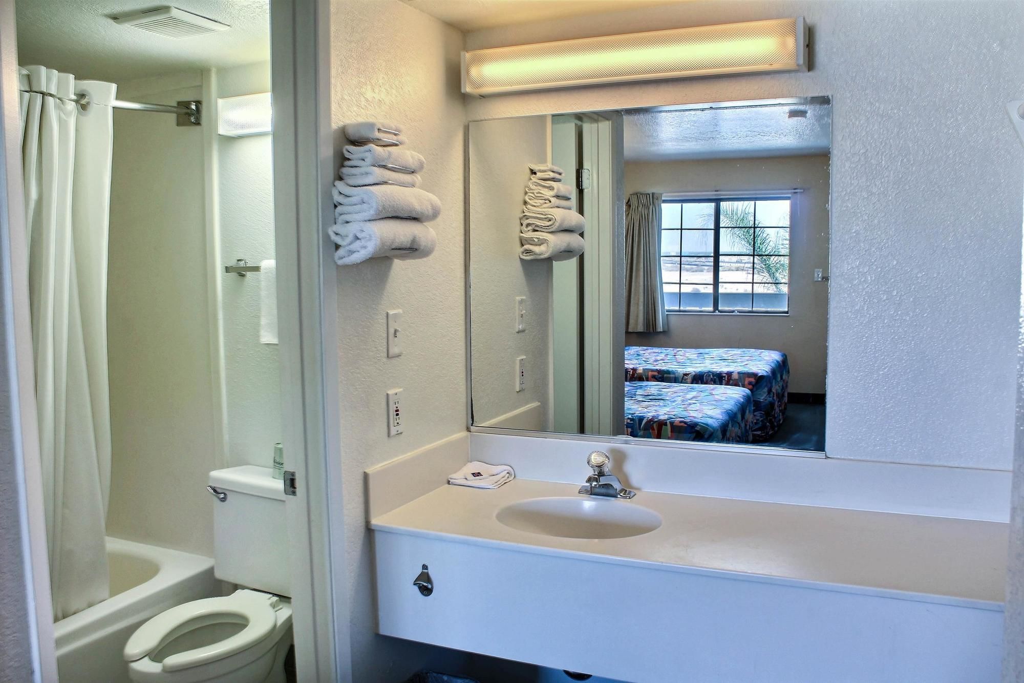 Vagabond Inn Buttonwillow North I-5