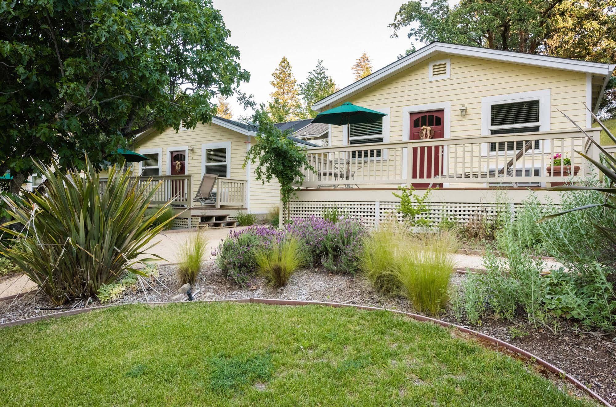 Aurora Park Cottages