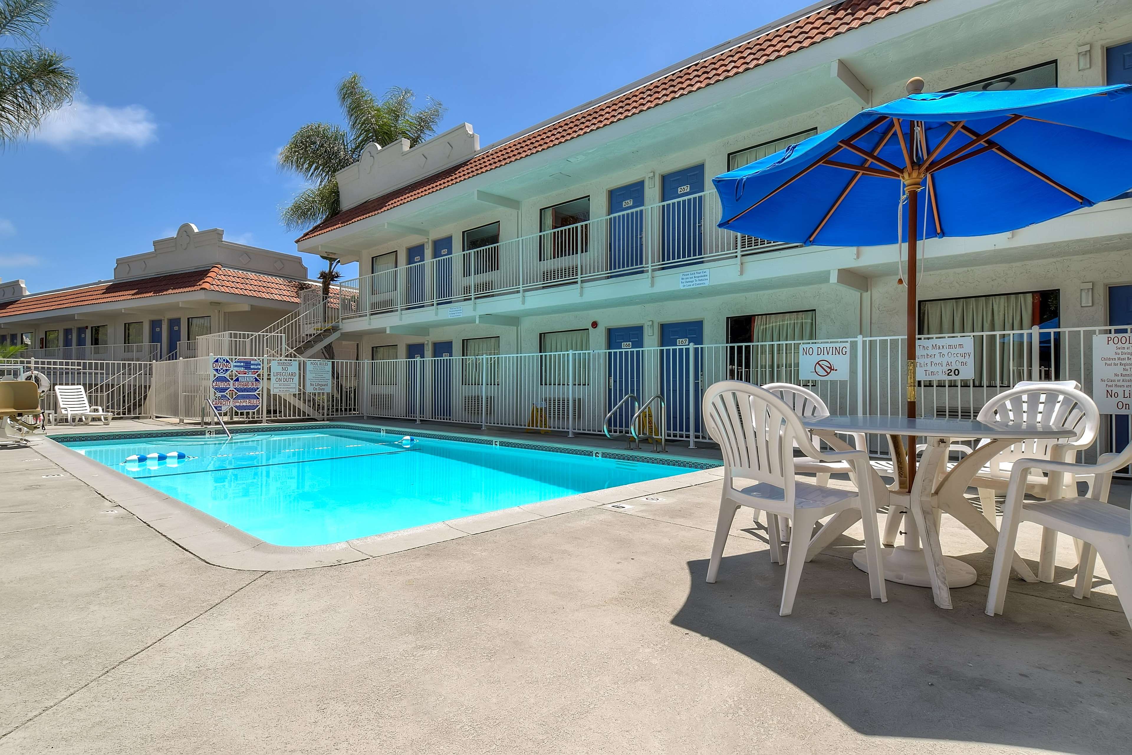 Motel 6 Carlsbad East