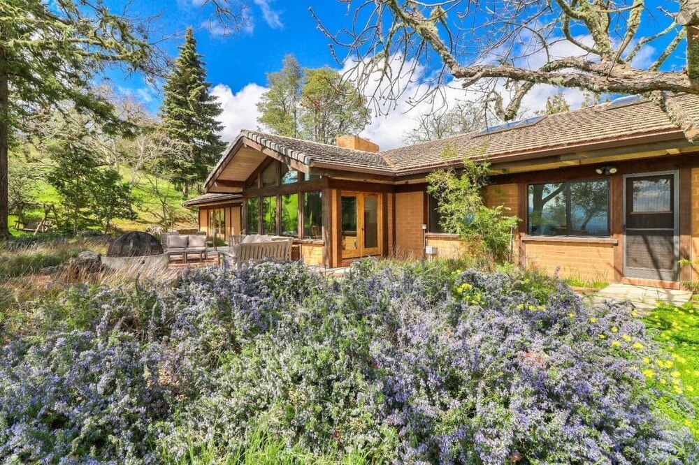 Weathertop Rustic Ranch