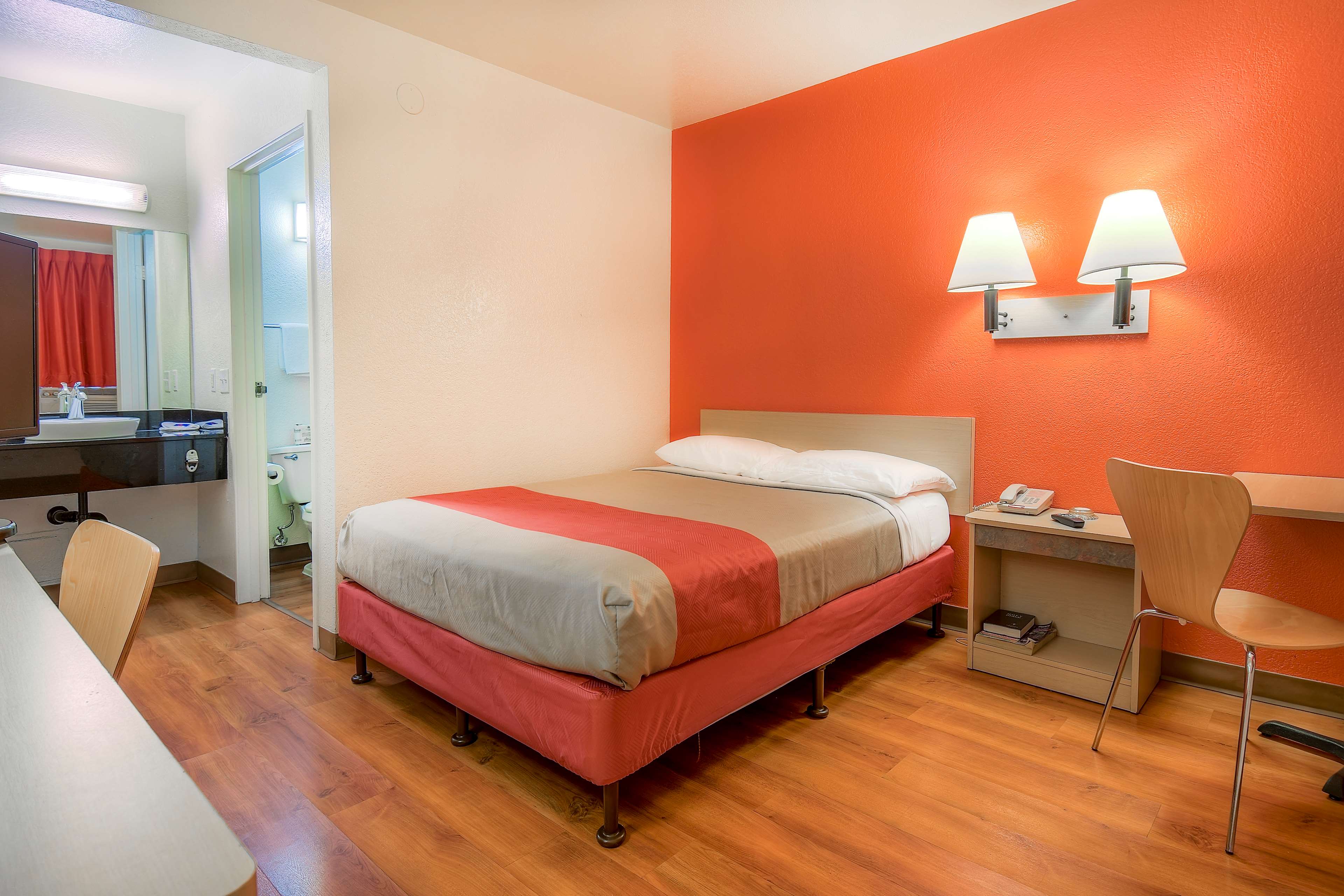 Motel 6 Chino - Los Angeles Area