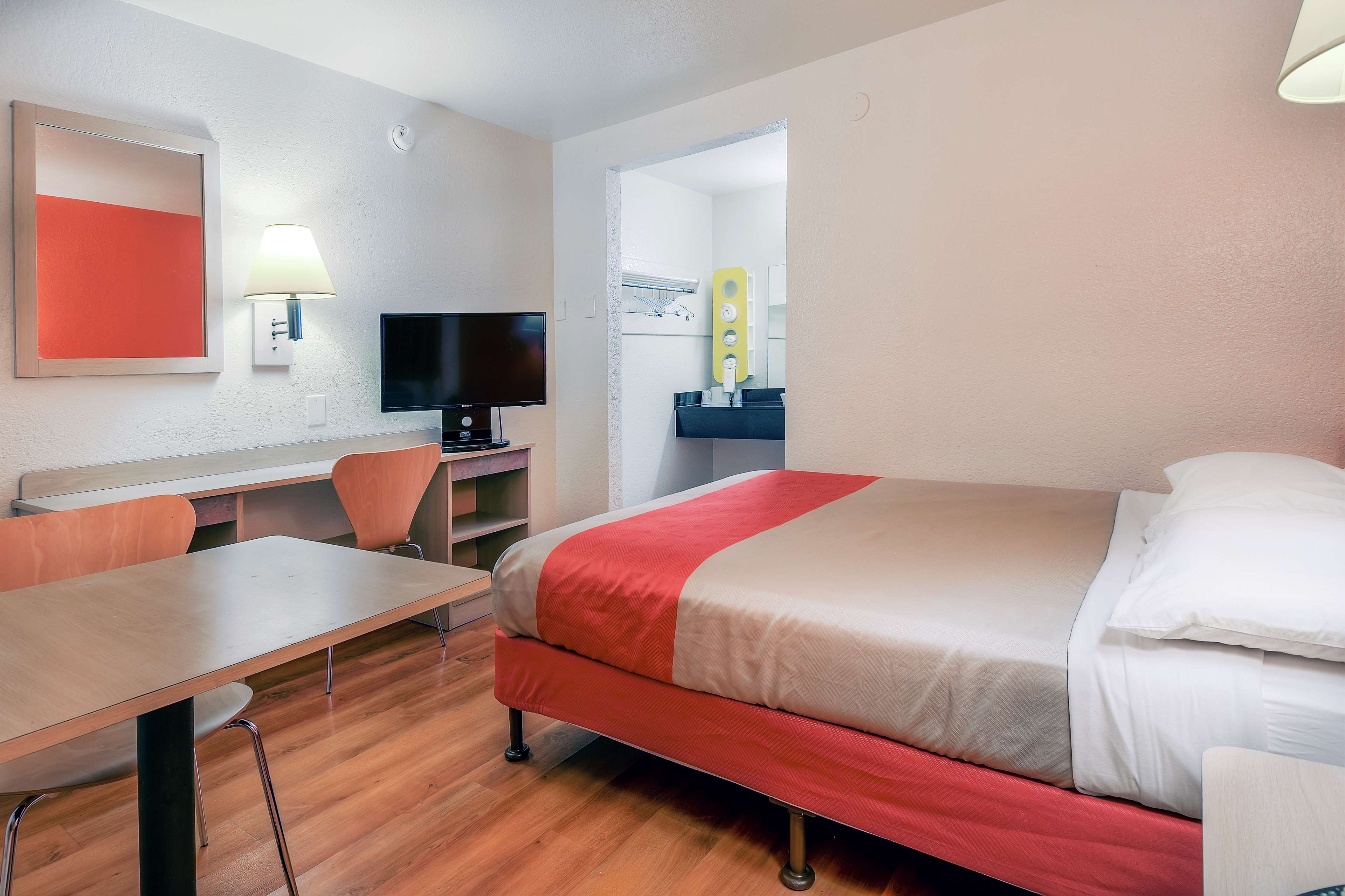 Motel 6 Chino - Los Angeles Area
