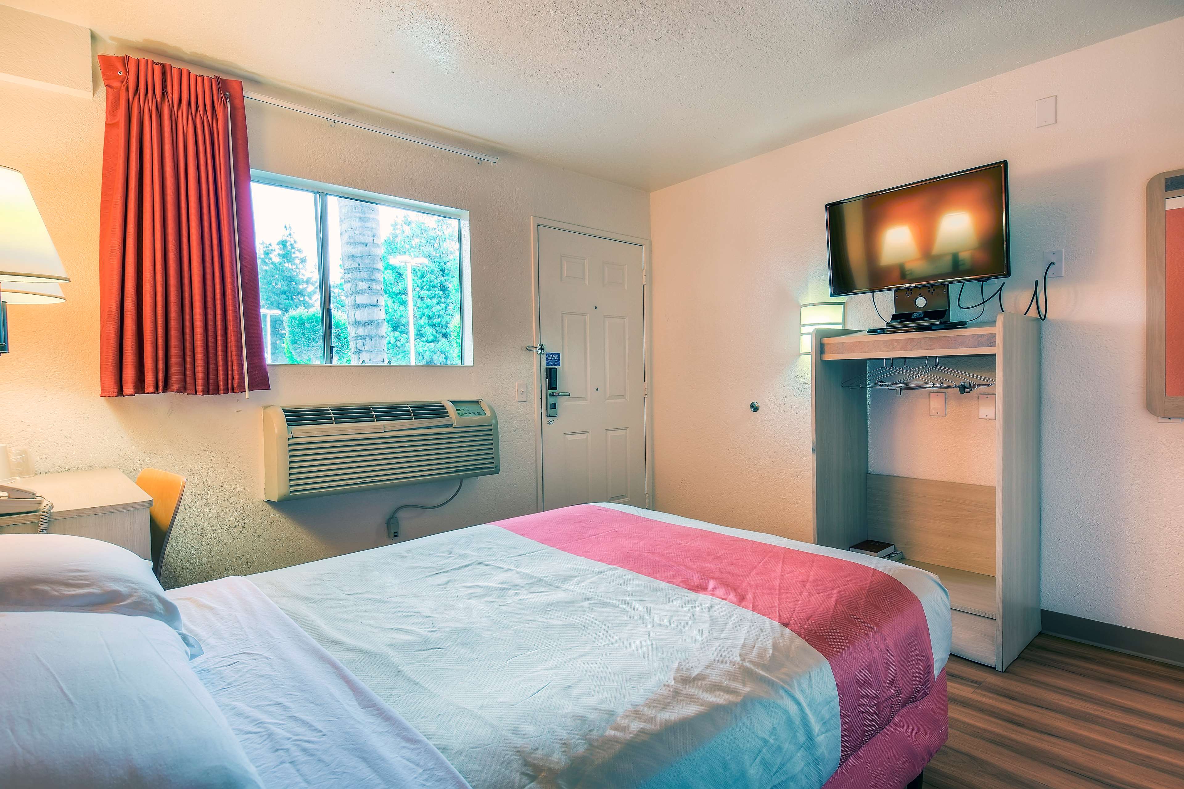 Motel 6 Chino - Los Angeles Area