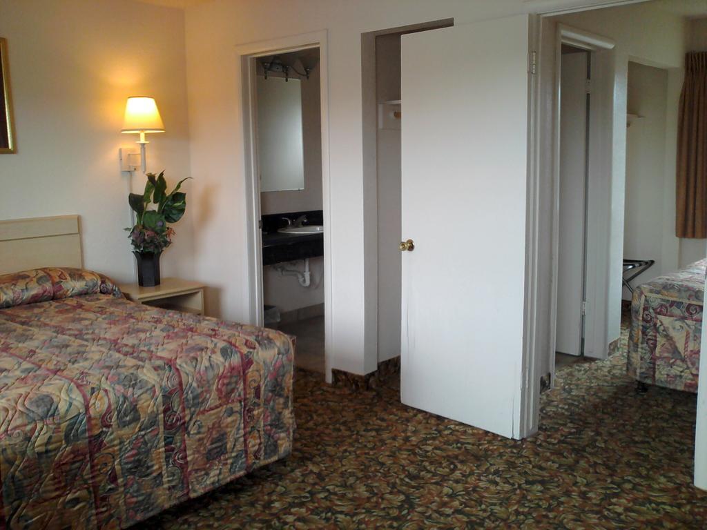 Penny Saver Inn