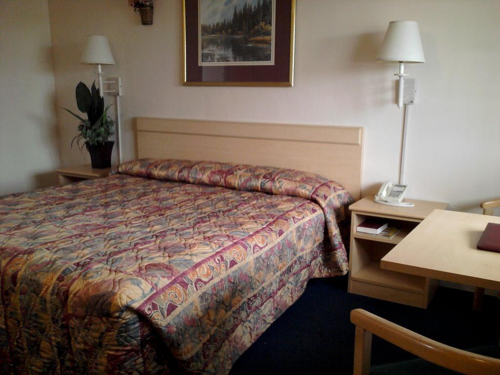 Penny Saver Inn