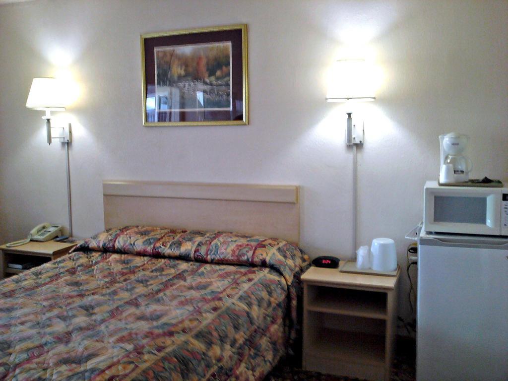 Penny Saver Inn
