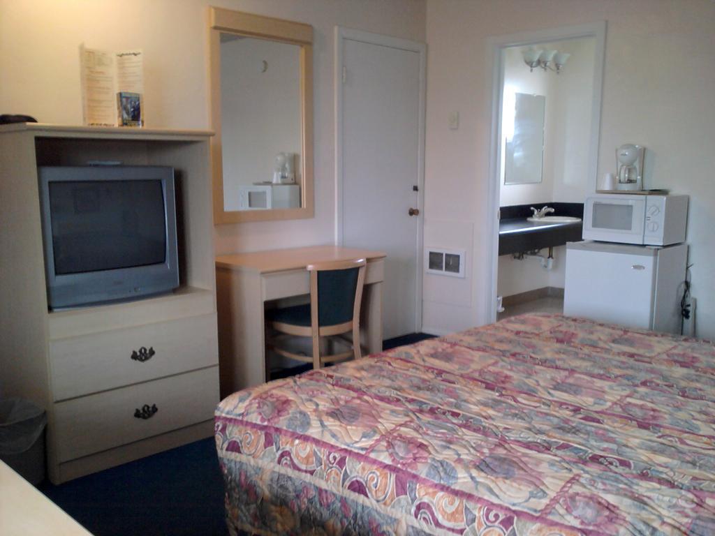 Penny Saver Inn