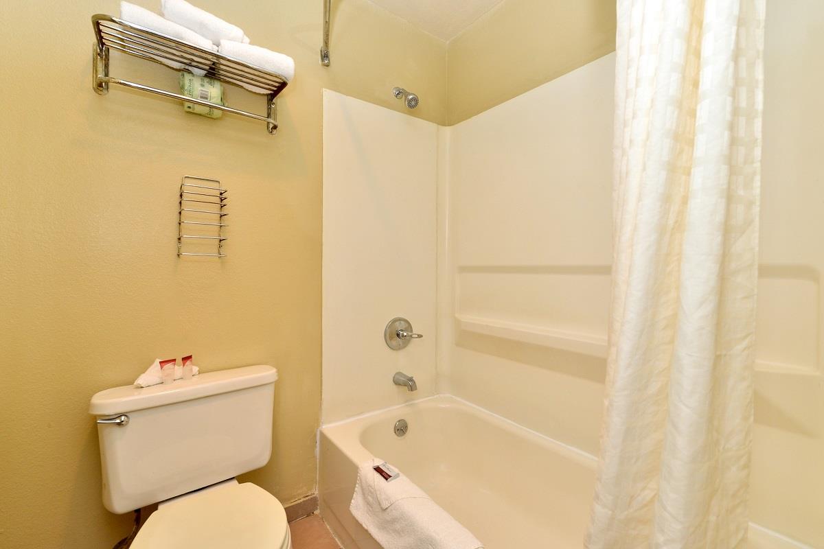 Studio 6 Suites Delano, CA