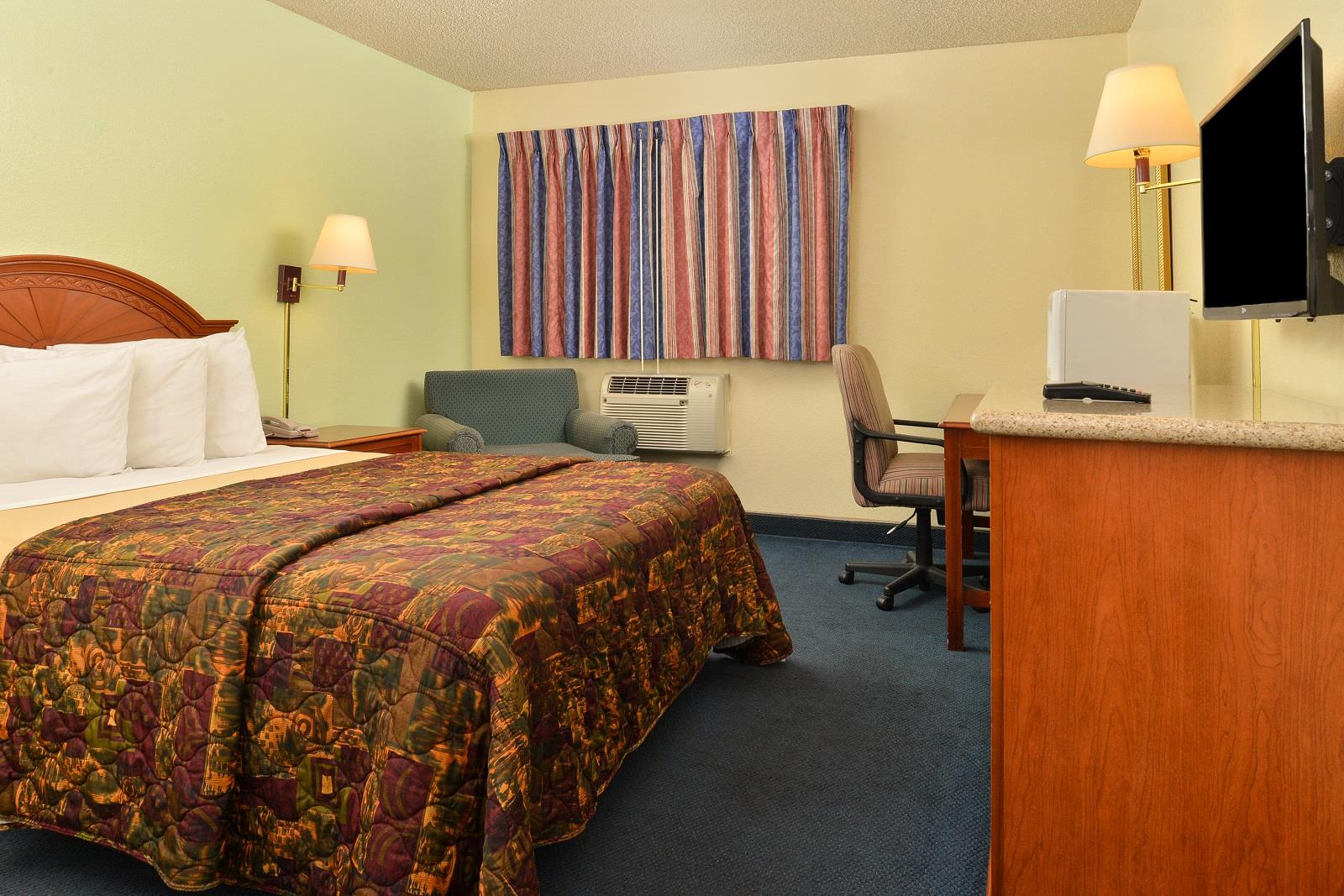 Studio 6 Suites Delano, CA