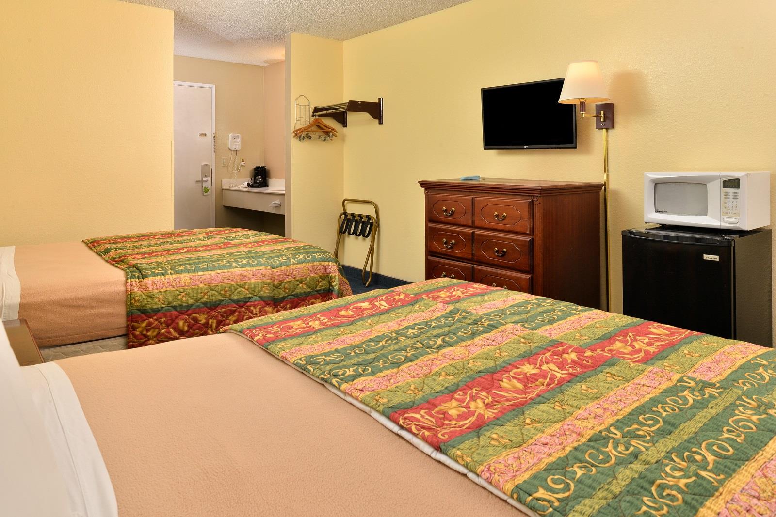 Studio 6 Suites Delano, CA