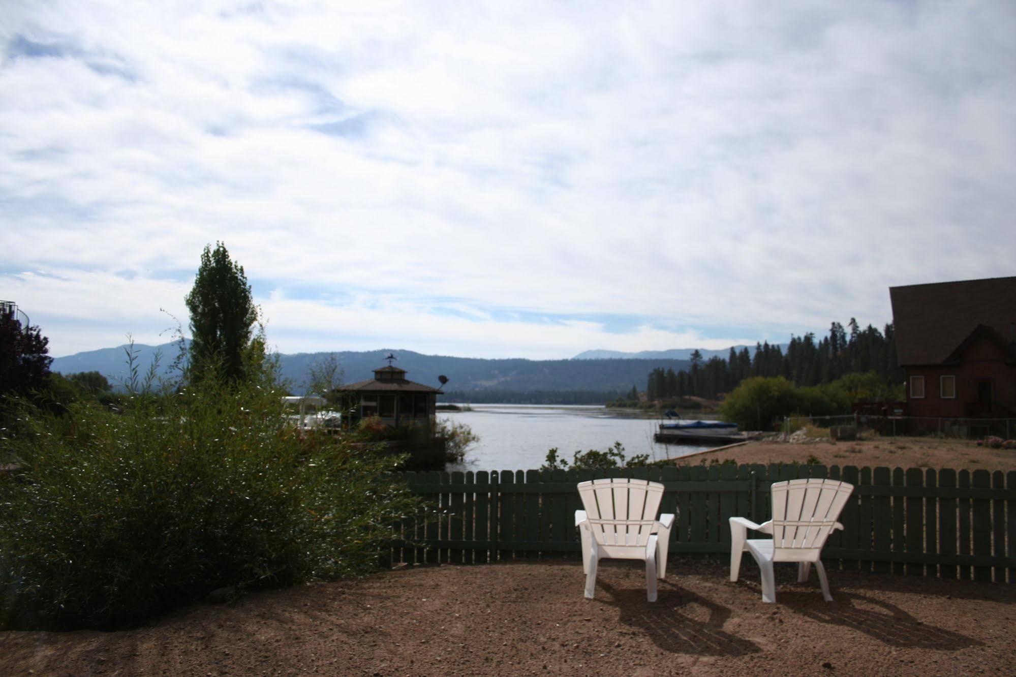 Quail Cove Lakeside Lodge