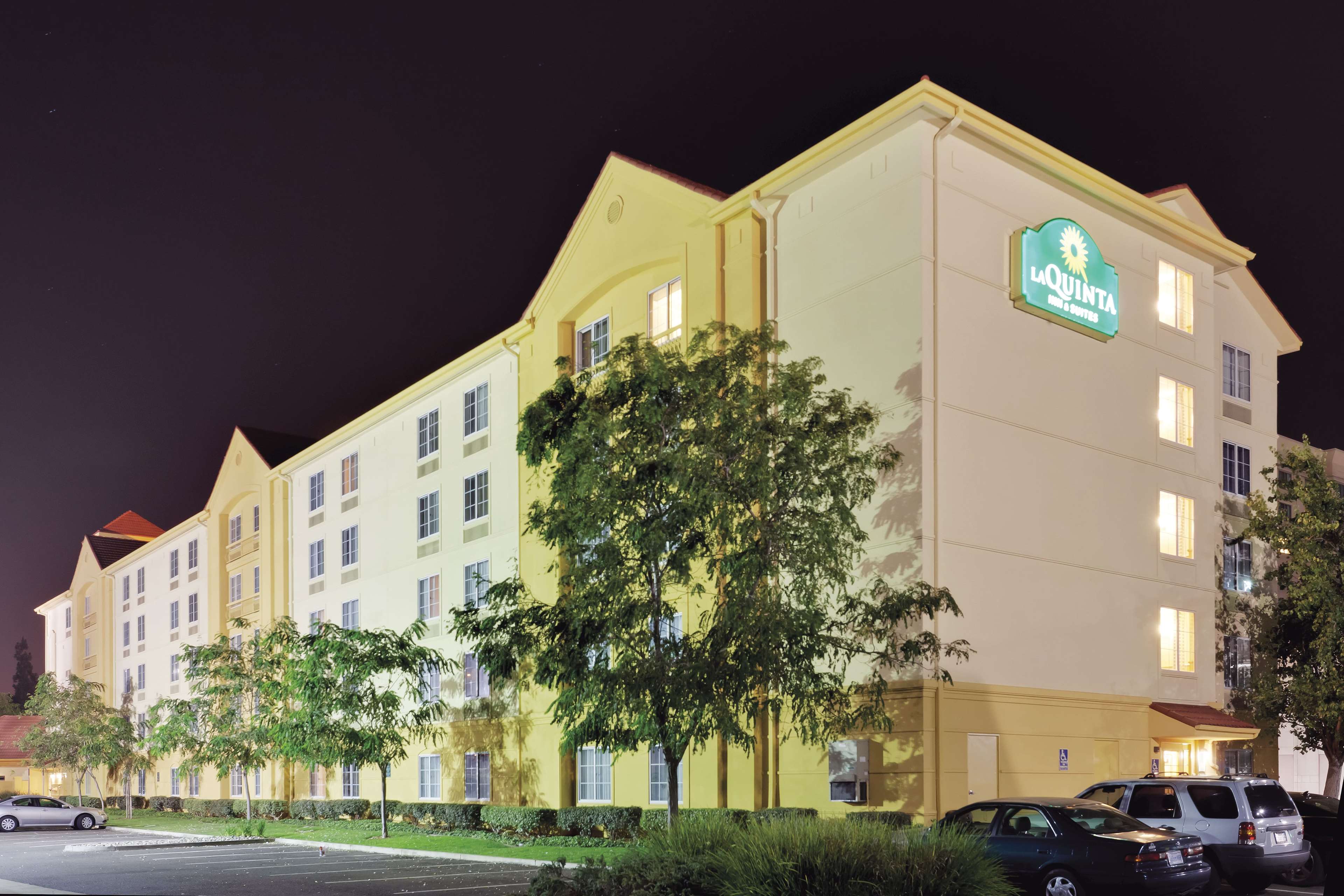 La Quinta Inn & Suites by Wyndham Fremont / Silicon Valley