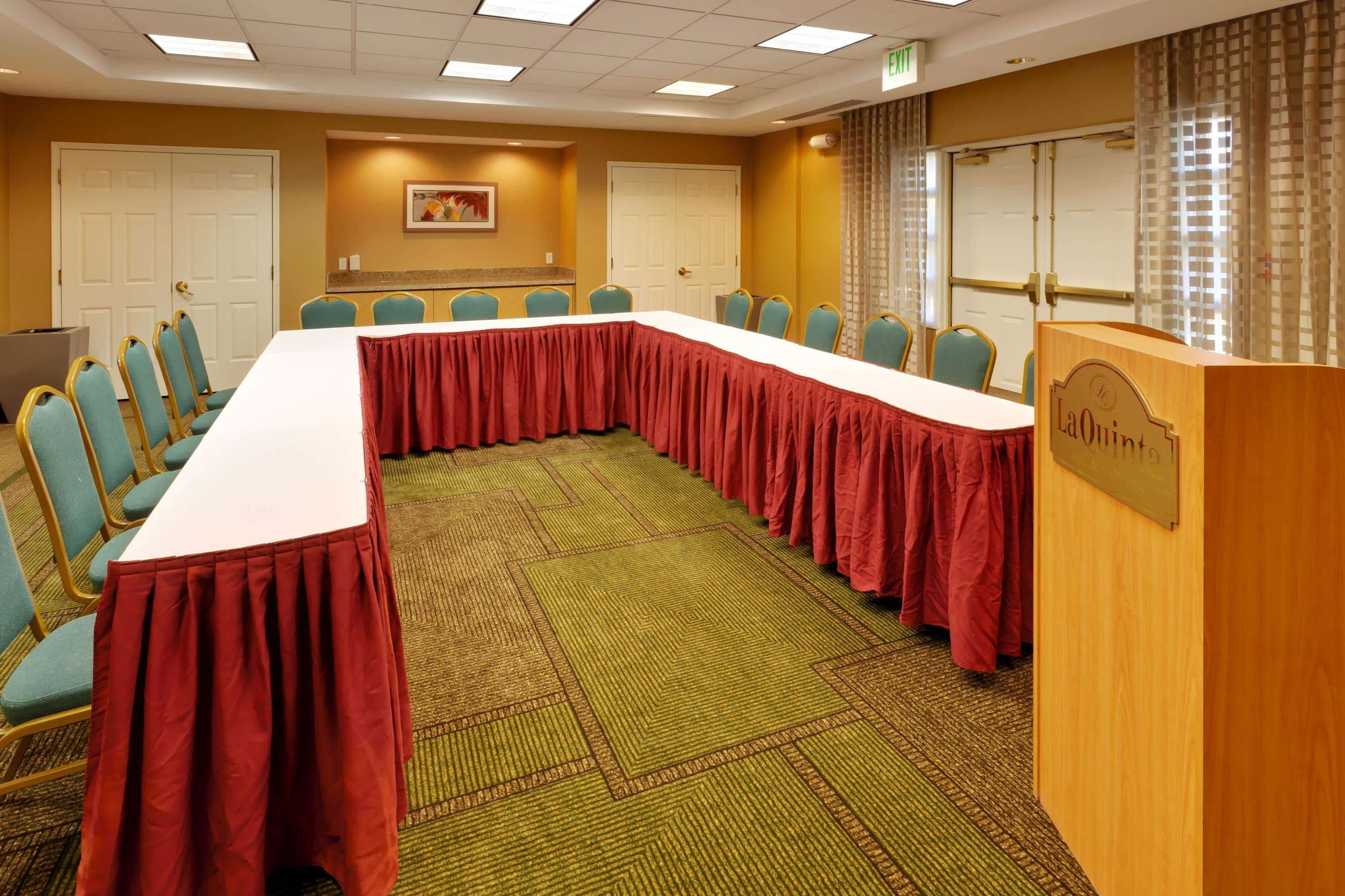 La Quinta Inn & Suites by Wyndham Fremont / Silicon Valley