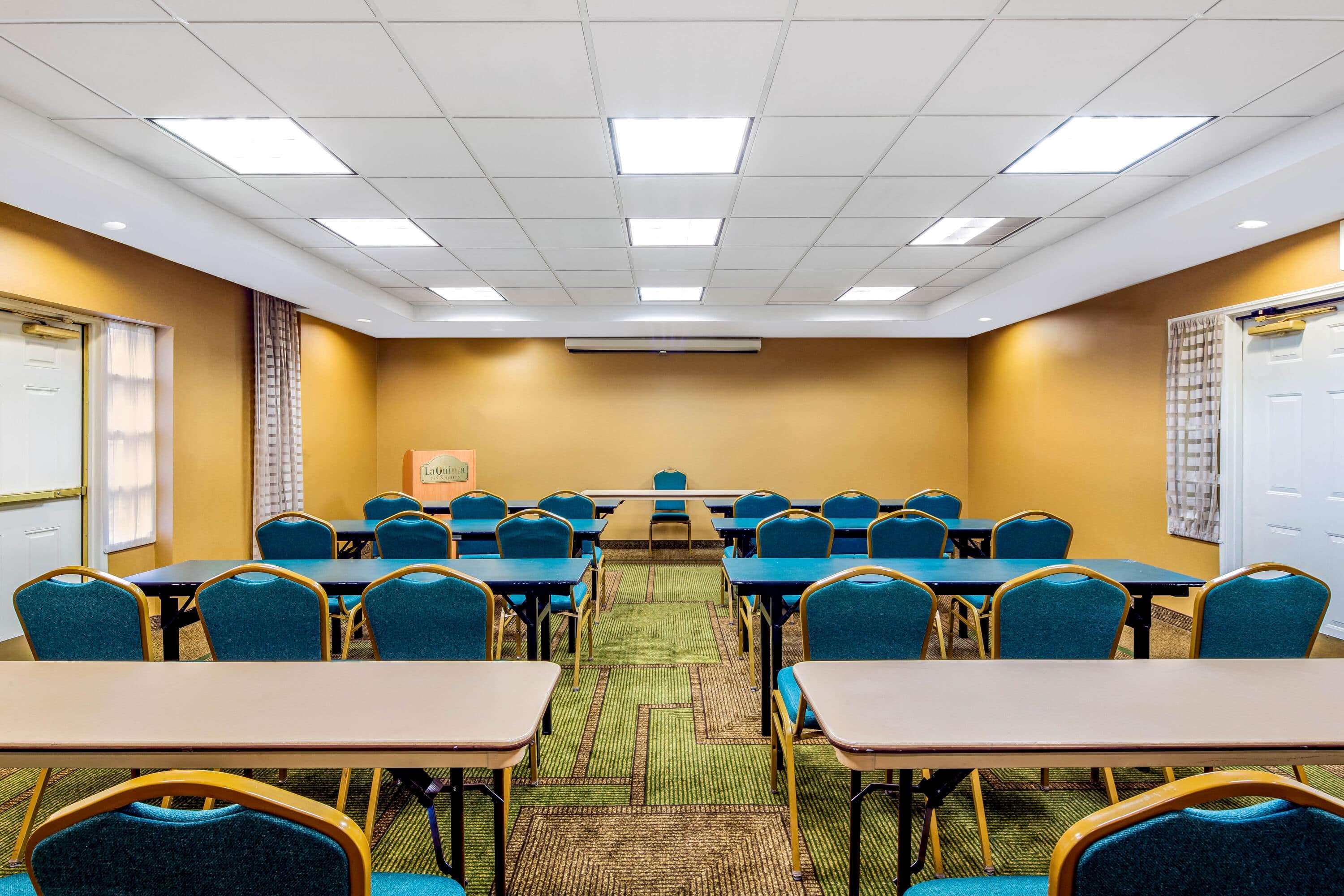 La Quinta Inn & Suites by Wyndham Fremont / Silicon Valley