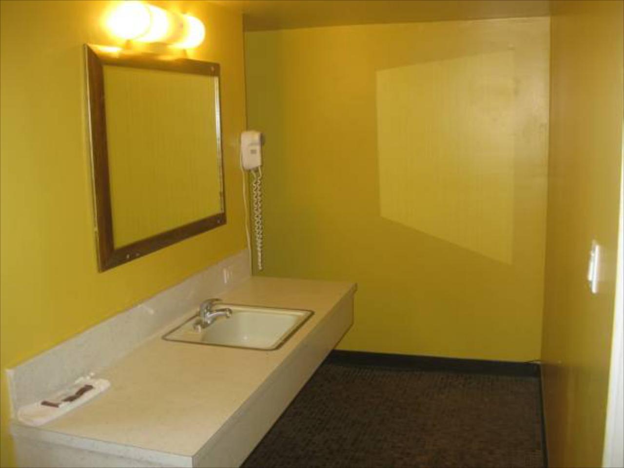 Travel Inn and Suites