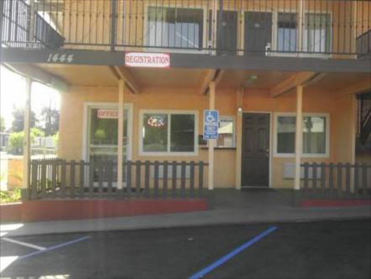 Travel Inn and Suites