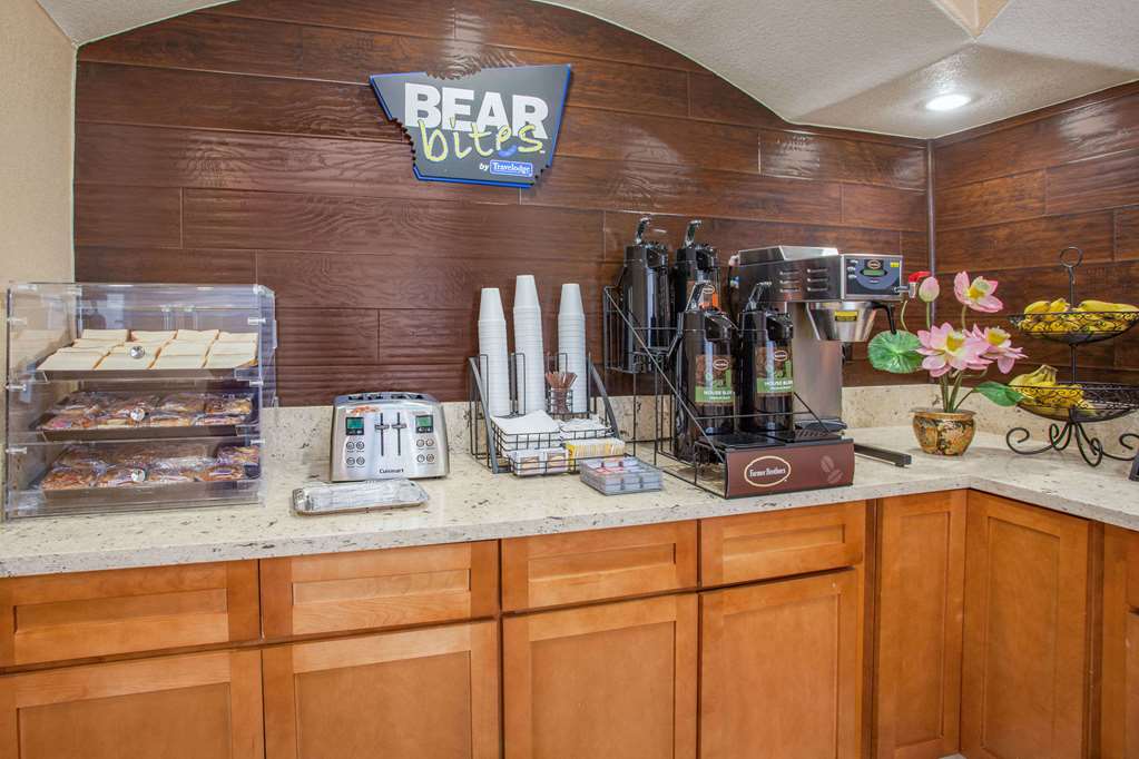 Travelodge by Wyndham Fresno Yosemite Area