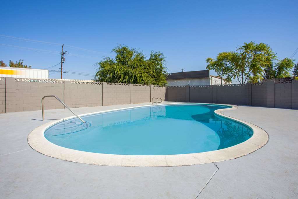 Travelodge by Wyndham Fresno Yosemite Area