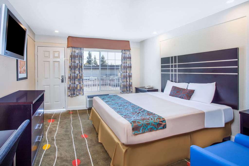 Travelodge by Wyndham Fresno Yosemite Area