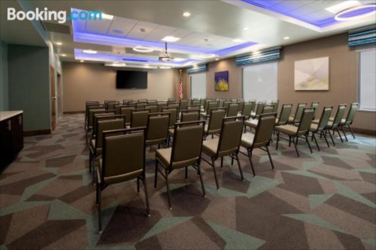 Hampton Inn & Suites Gilroy