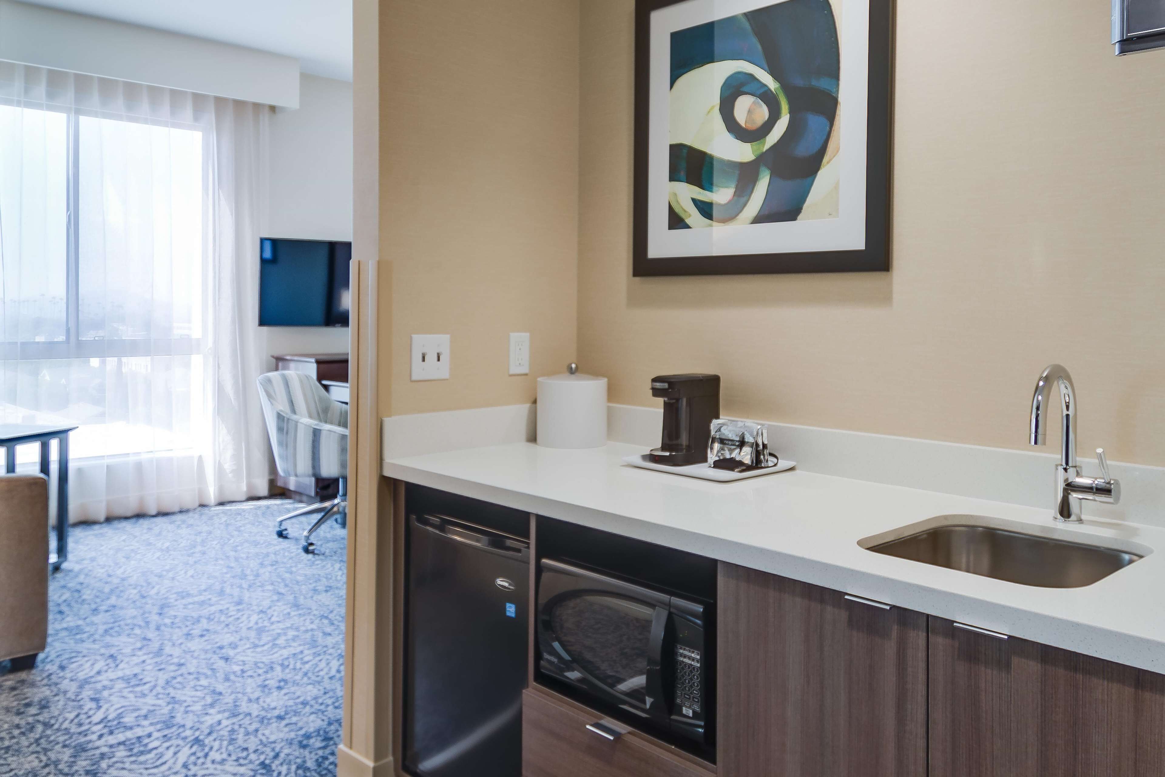 Hampton Inn & Suites Los Angeles - Glendale