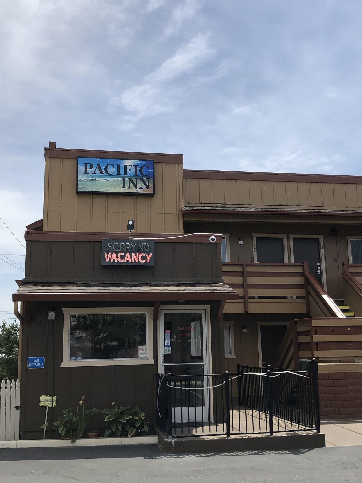 Pacific Inn