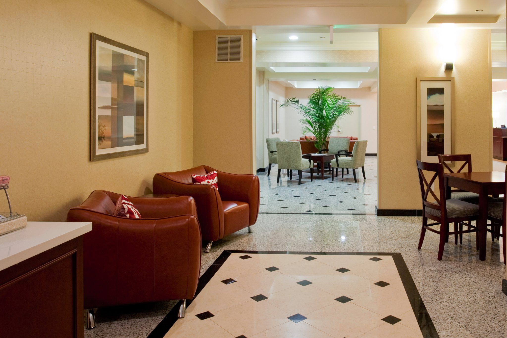 Holiday Inn Express & Suites Los Angeles Airport Hawthorne