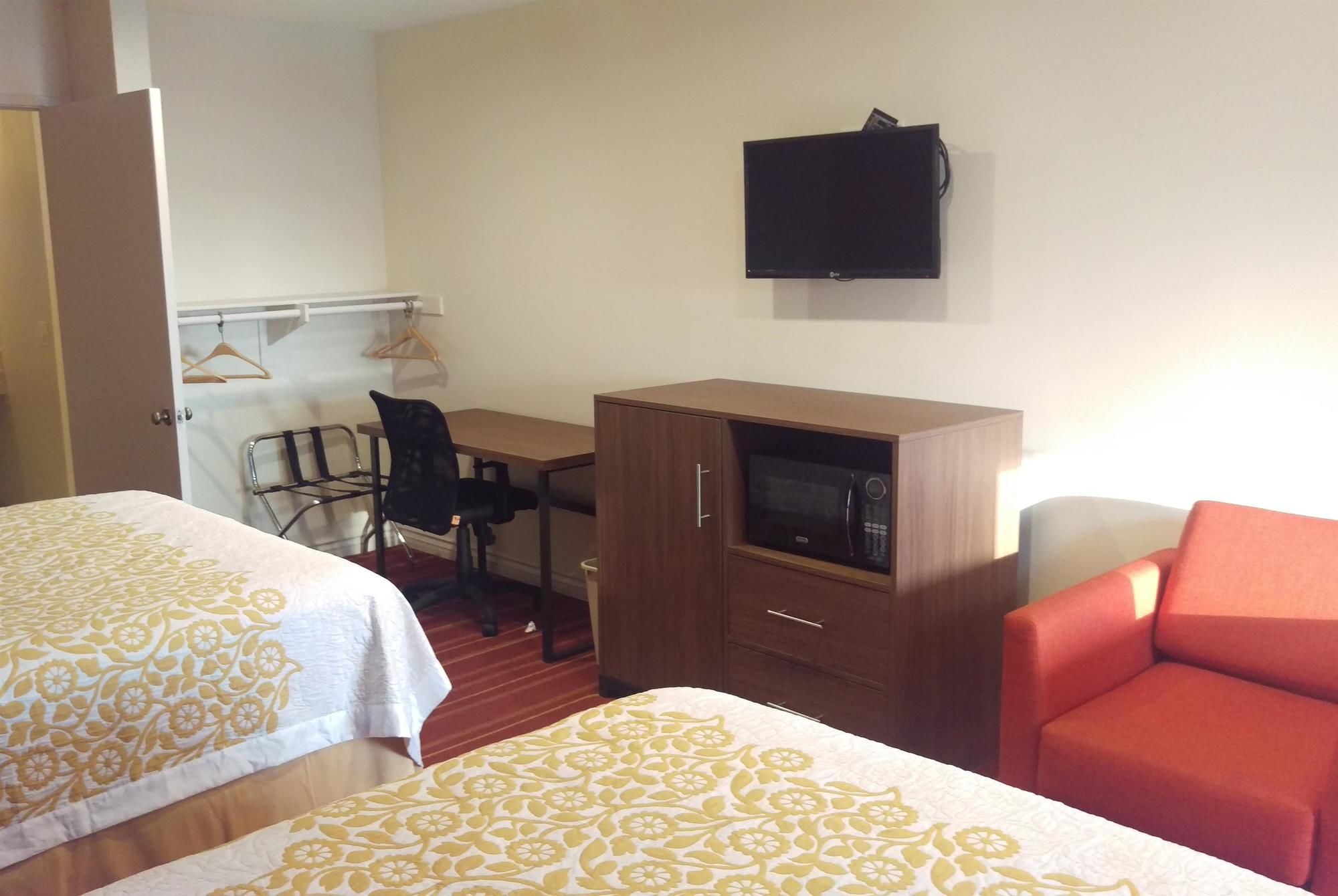 Days Inn by Wyndham Hemet