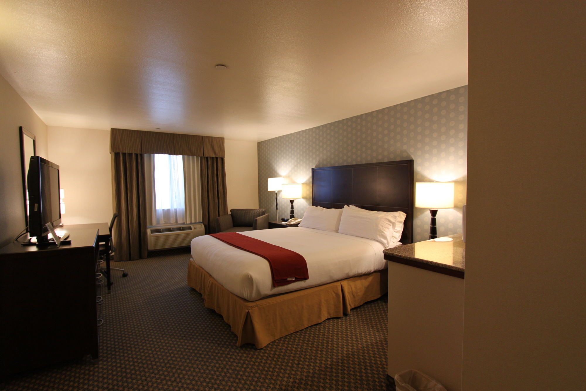 Holiday Inn Express & Suites Hermosa Beach