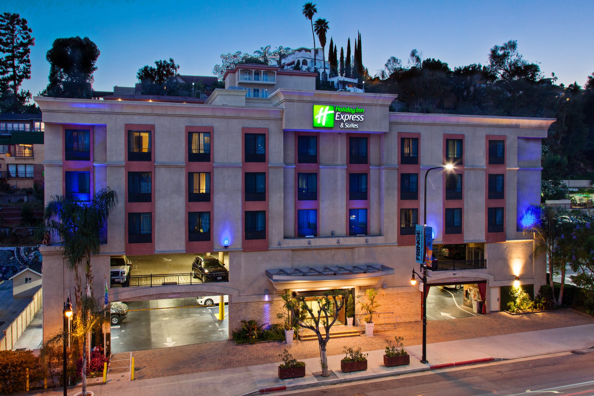 Holiday Inn Express & Suites - Hollywood Walk of Fame
