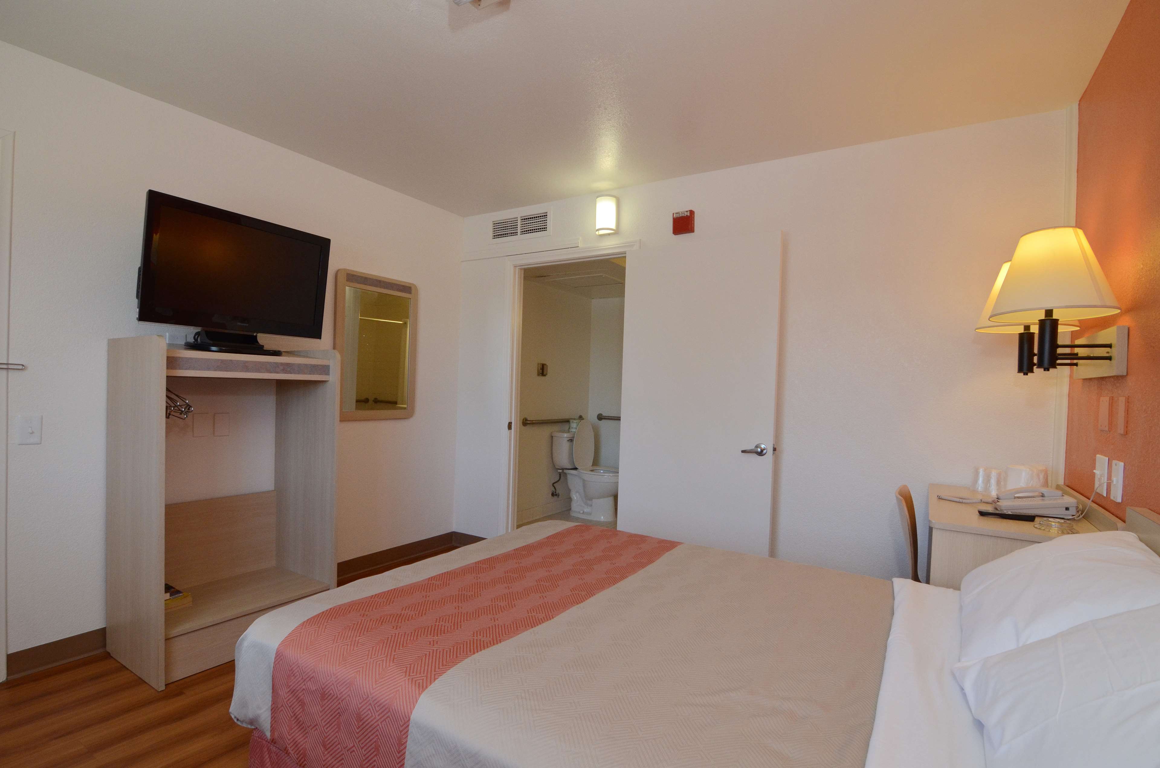 Motel 6 Indio - Palm Springs Area