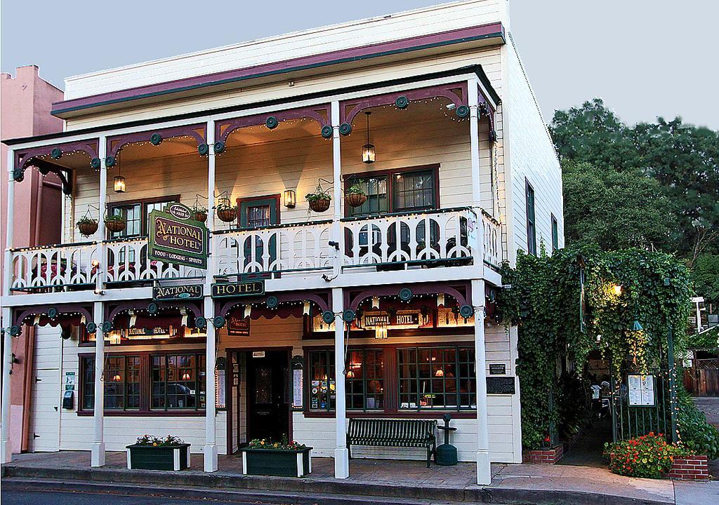 Historic National Hotel & Restaurant