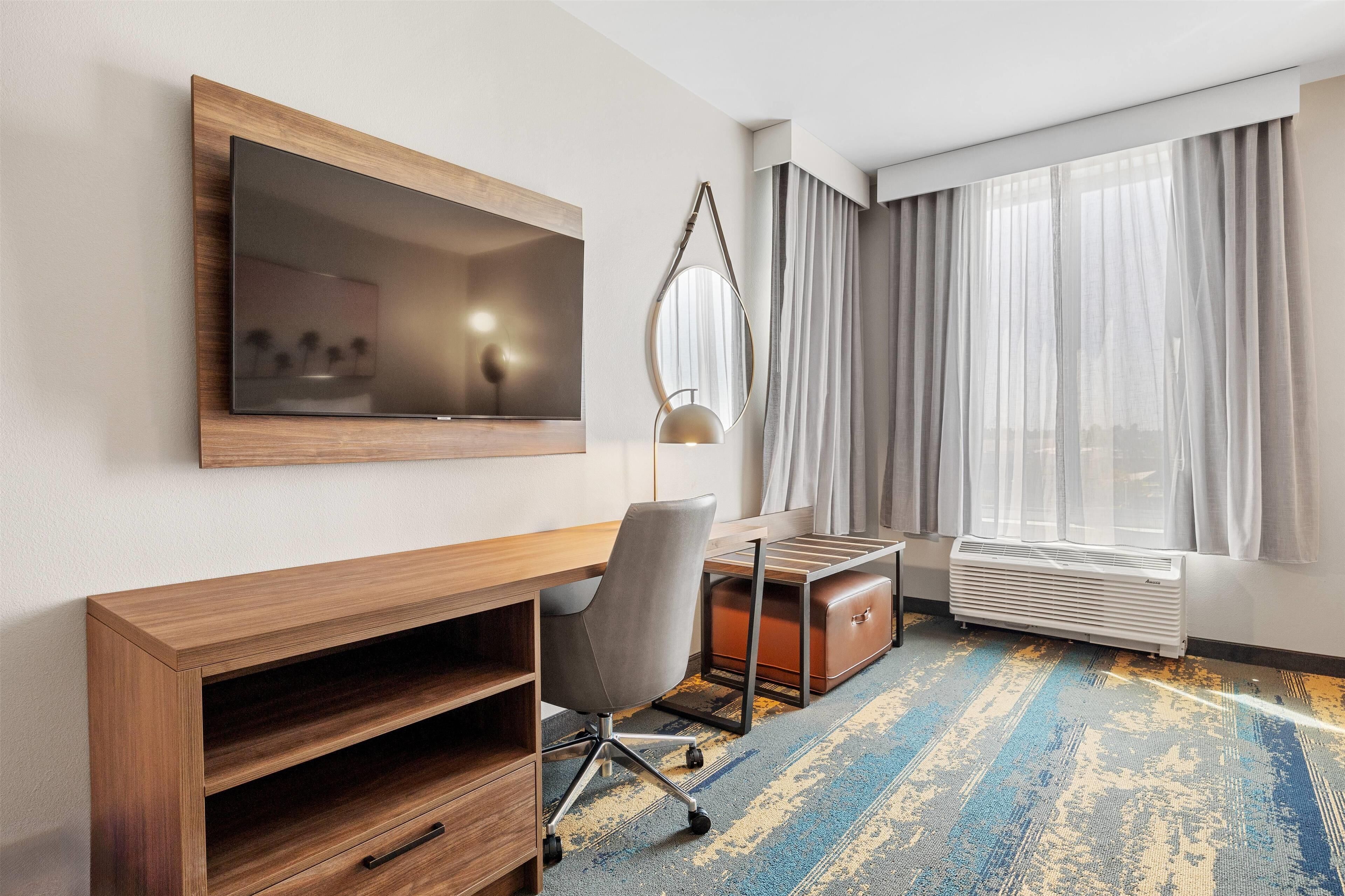 La Quinta Inn & Suites by Wyndham La Habra