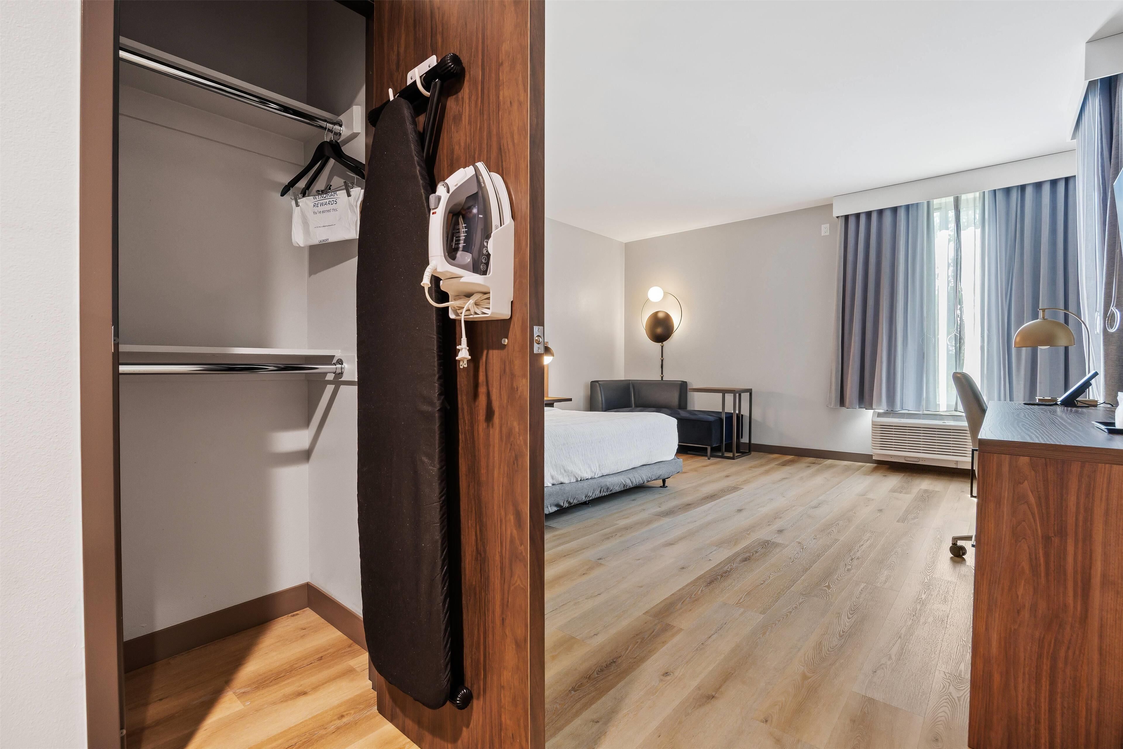 La Quinta Inn & Suites by Wyndham La Habra