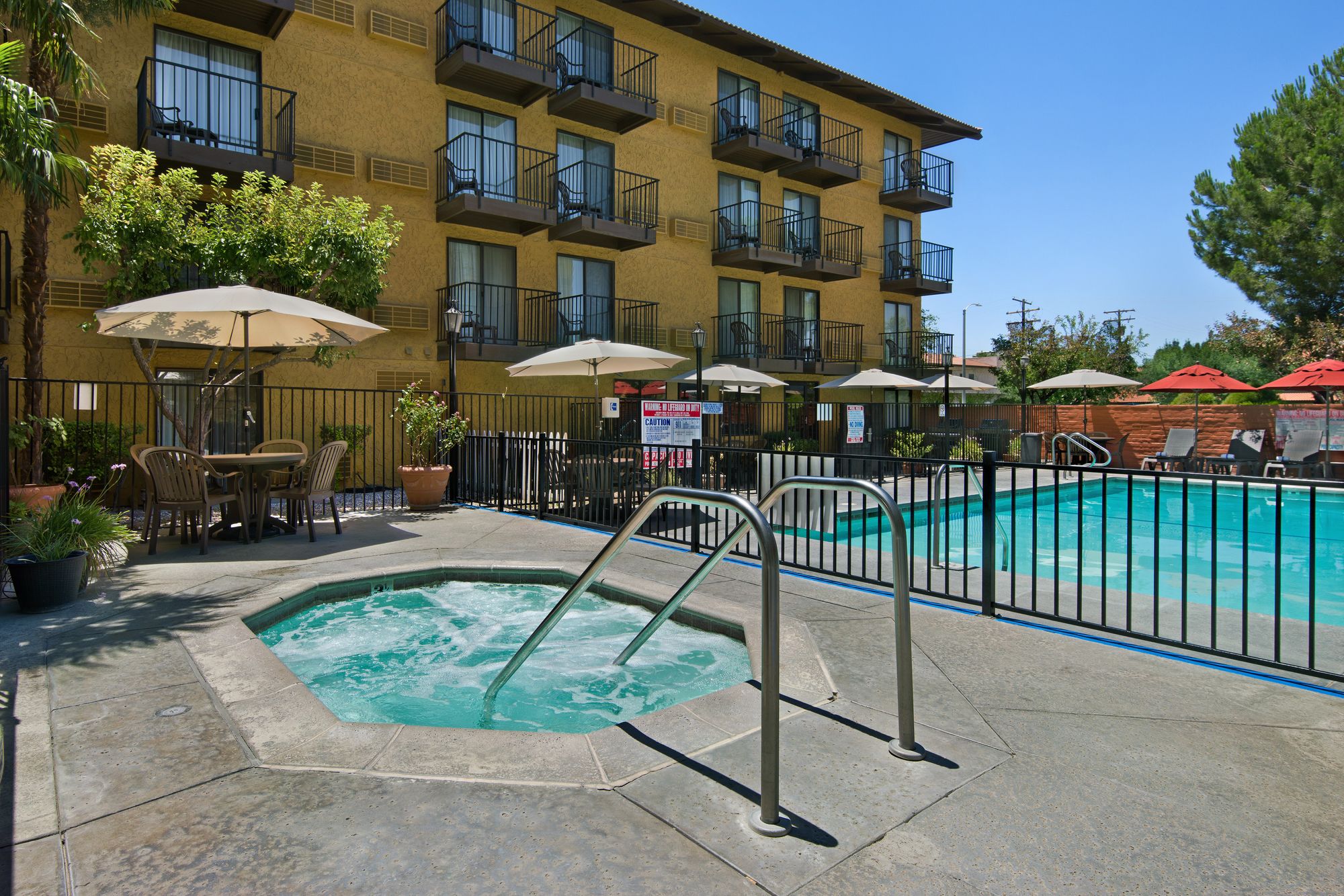 Oxnard Inn Lancaster