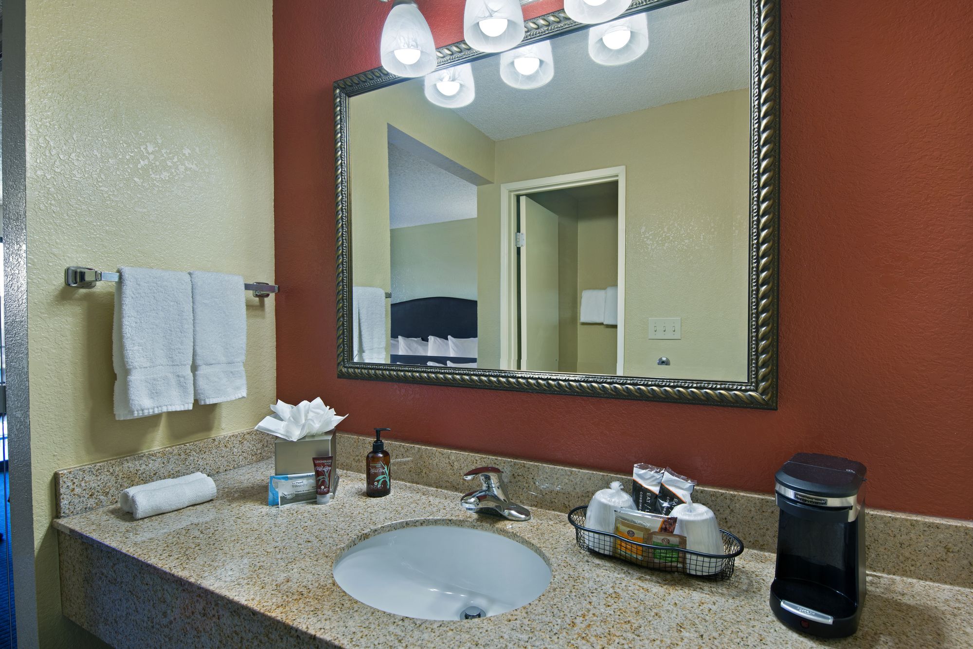 Oxnard Inn Lancaster