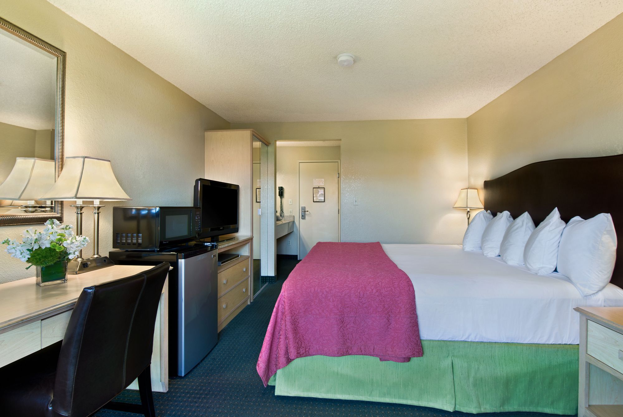 Oxnard Inn Lancaster