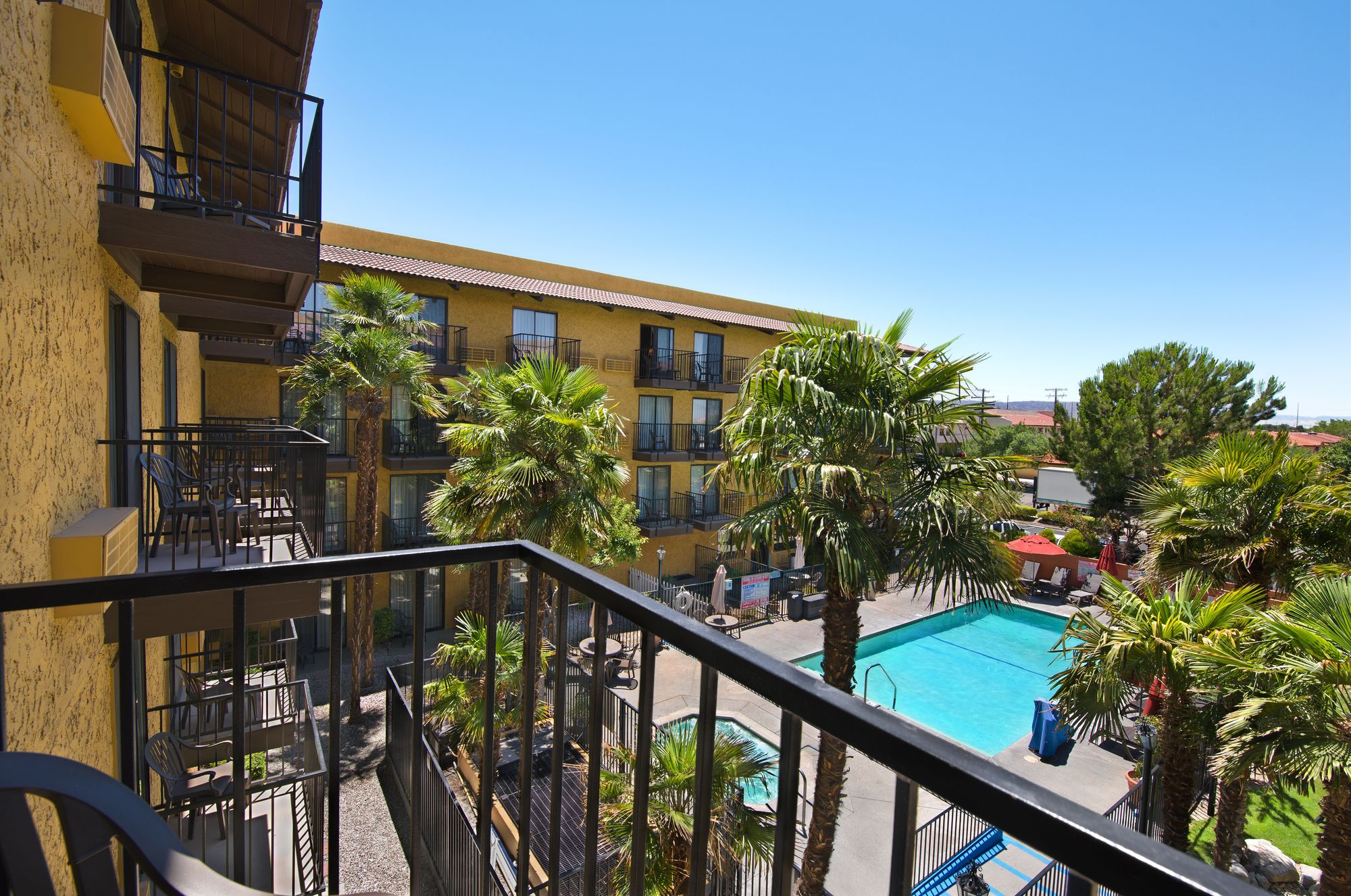 Oxnard Inn Lancaster