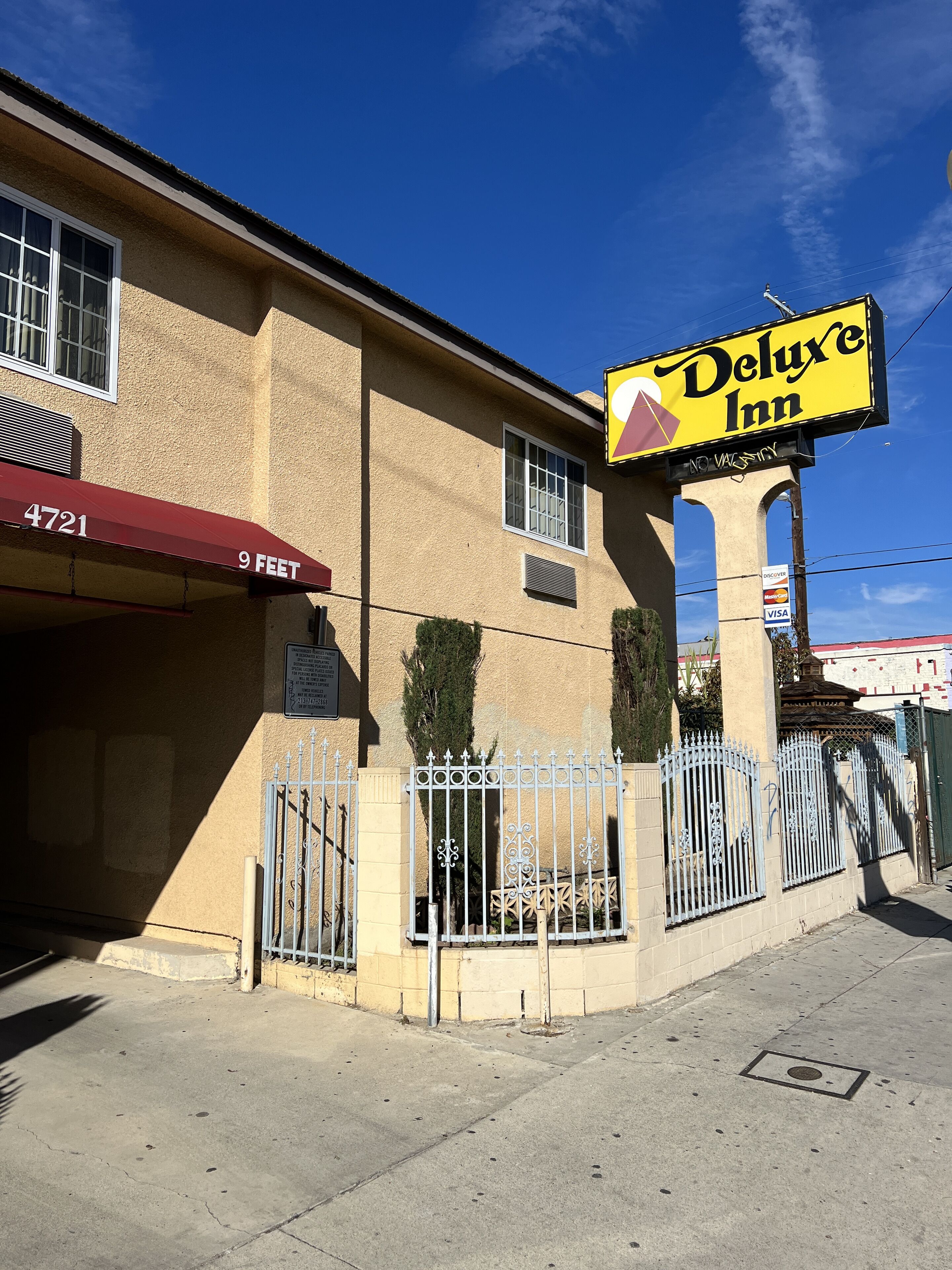Deluxe Inn LA