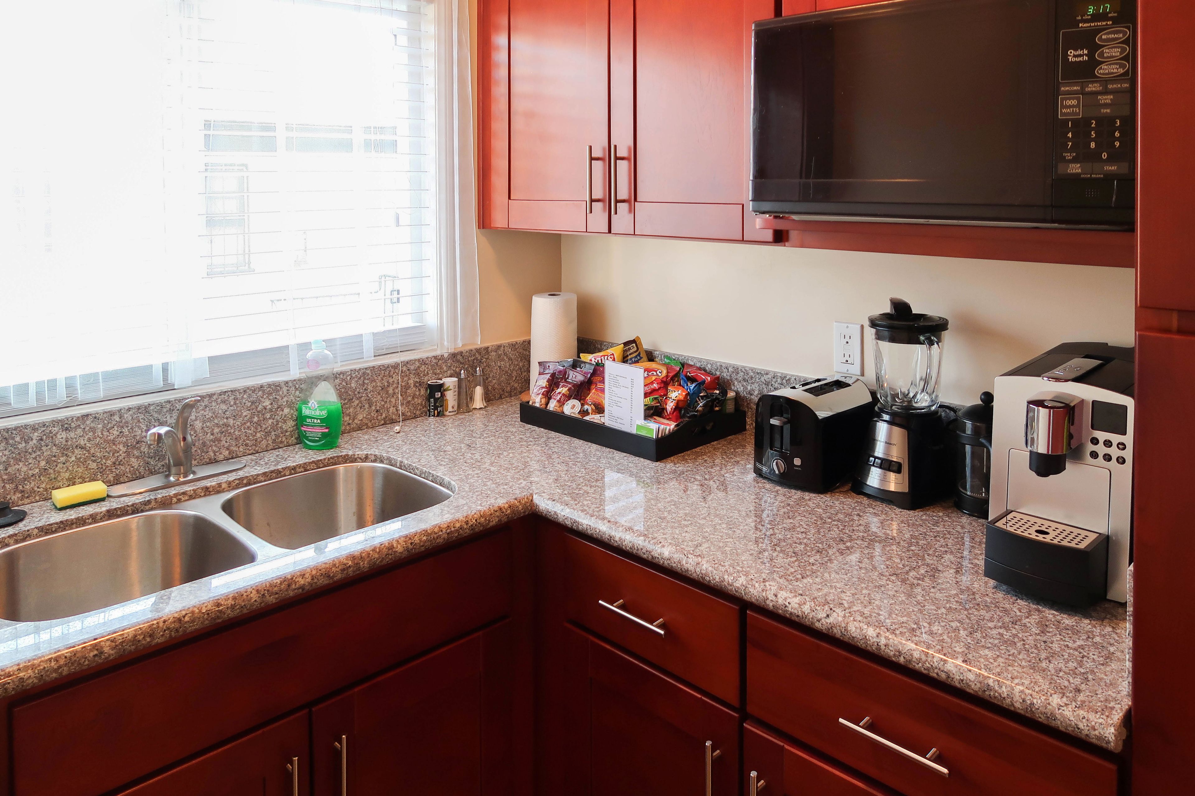 North Mansfield Avenue Apartments