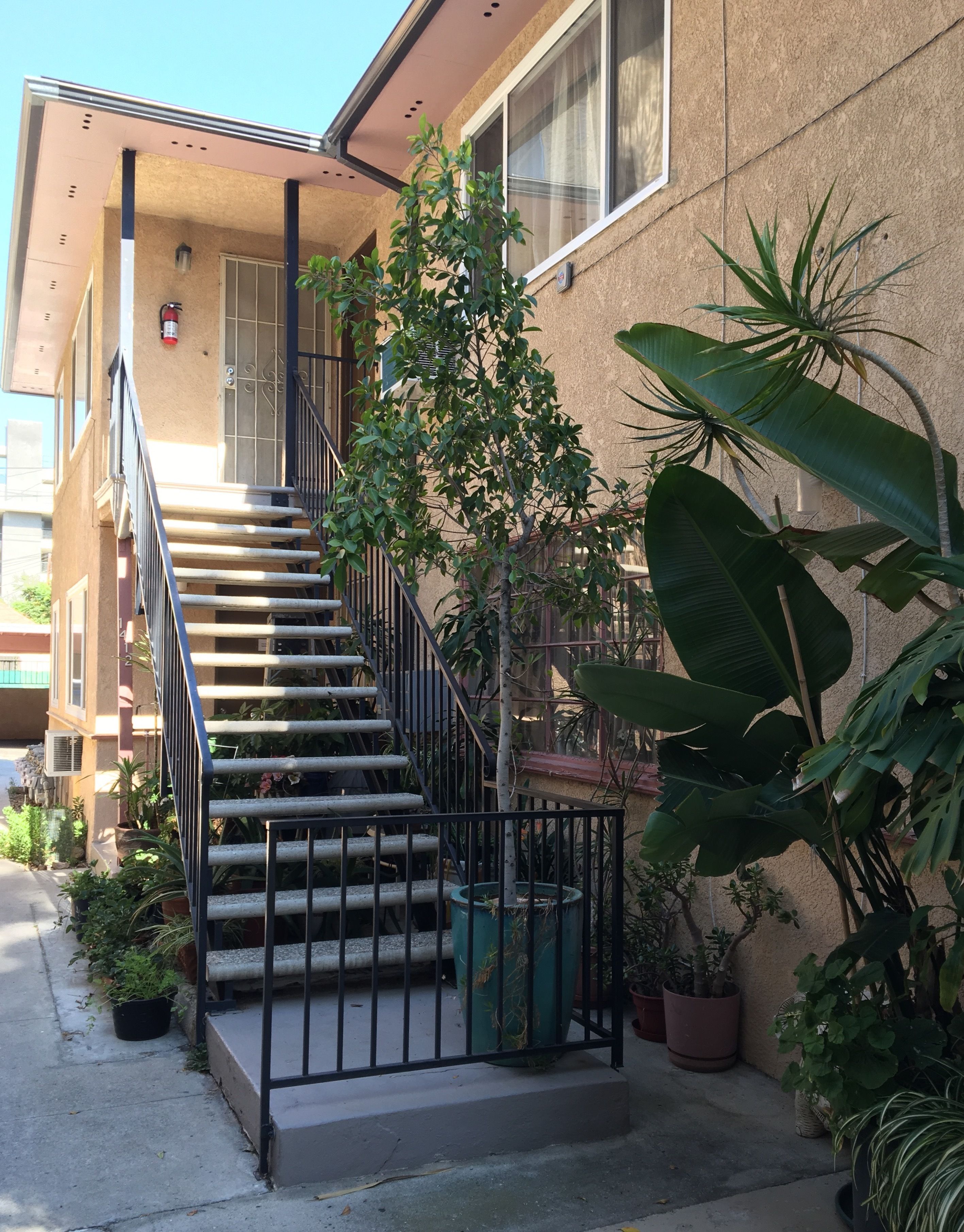 North Mansfield Avenue Apartments