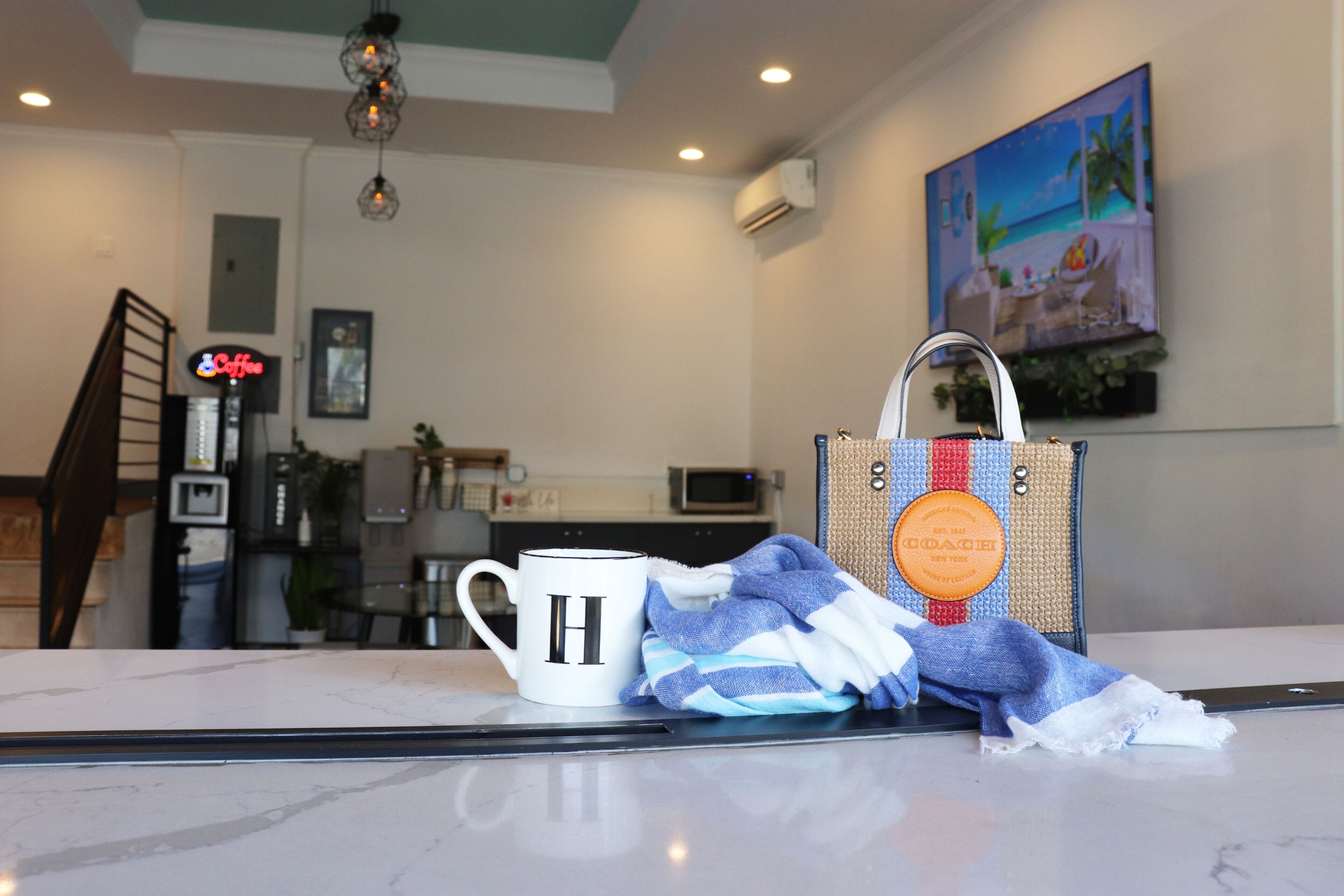 Hometel Suites