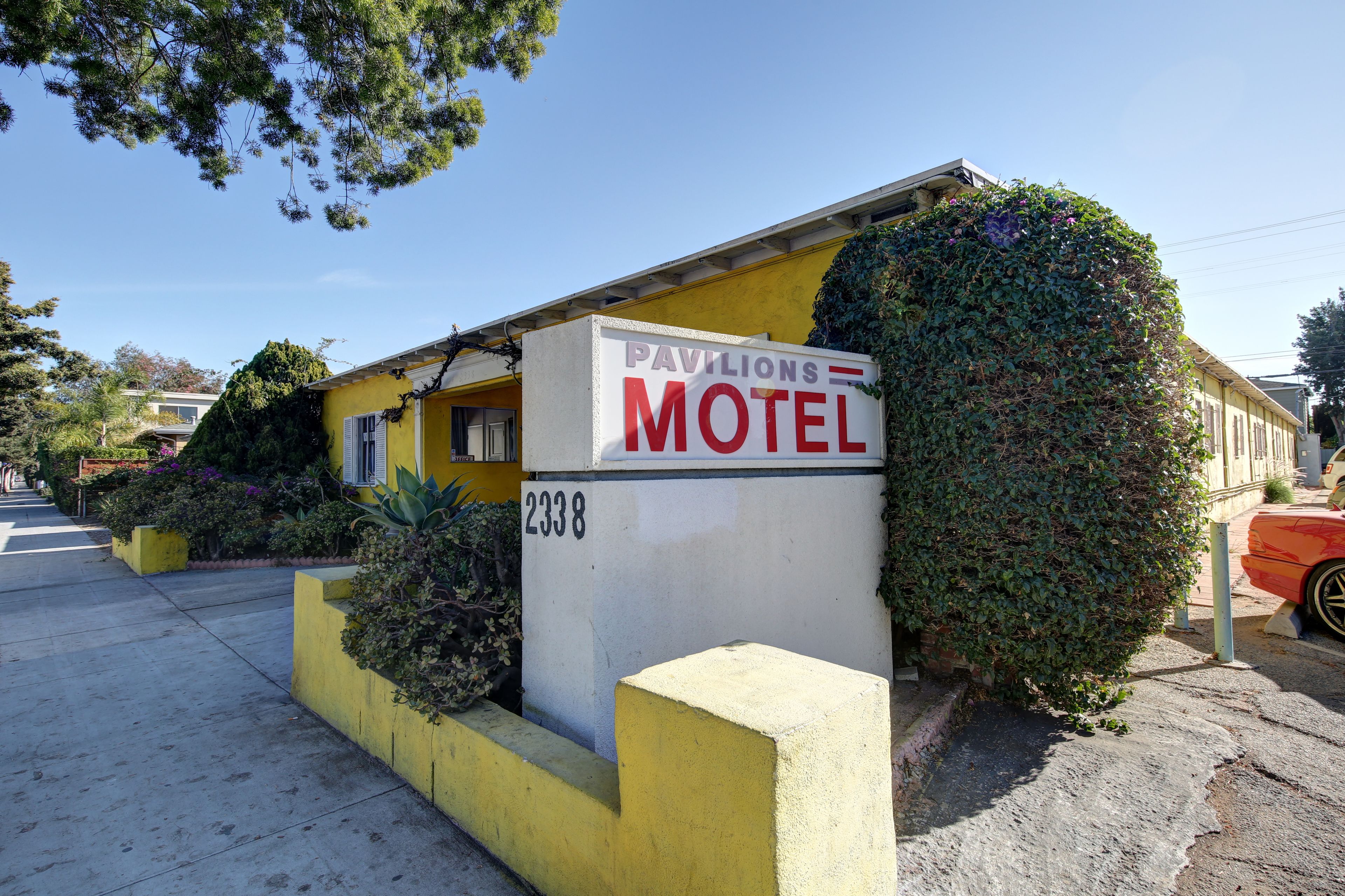 Pavilions Motel