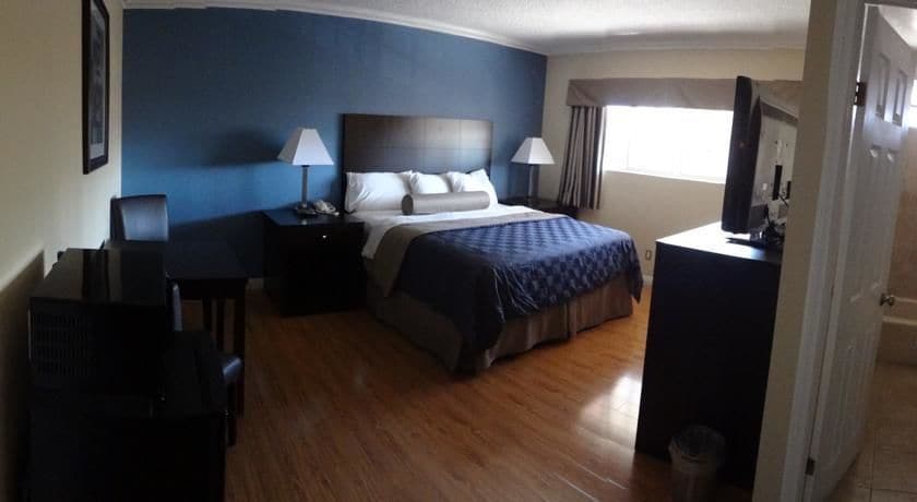 Metropolitan Inn & Suites