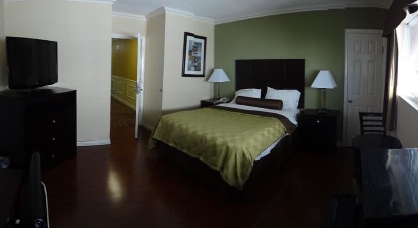 Metropolitan Inn & Suites
