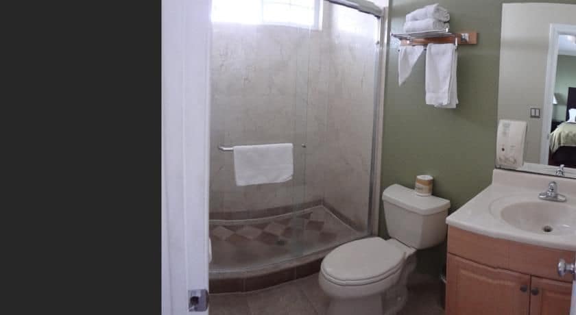 Metropolitan Inn & Suites