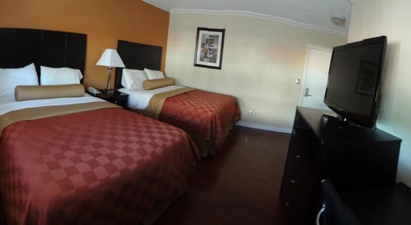 Metropolitan Inn & Suites