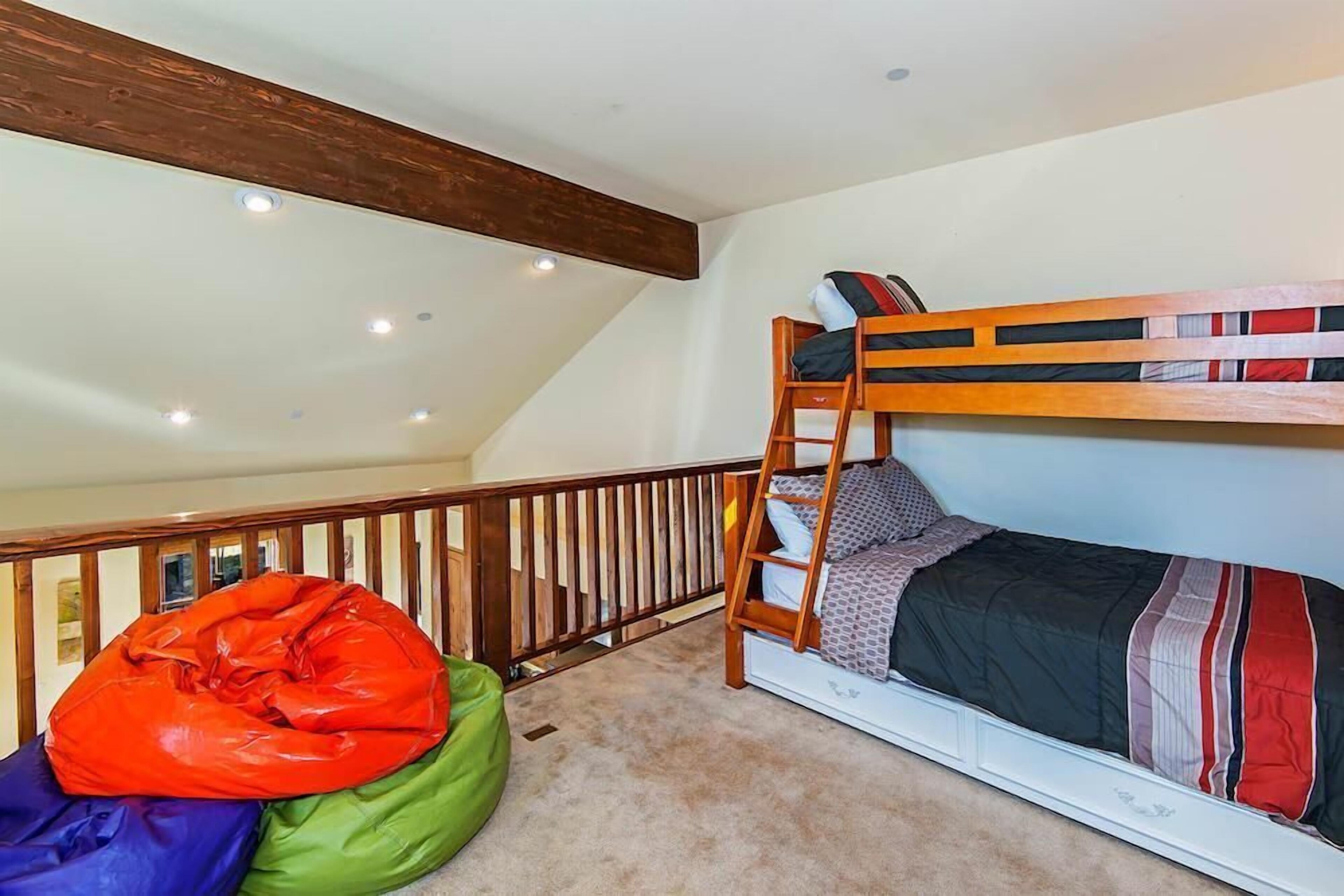 SnowCreek The Lodges