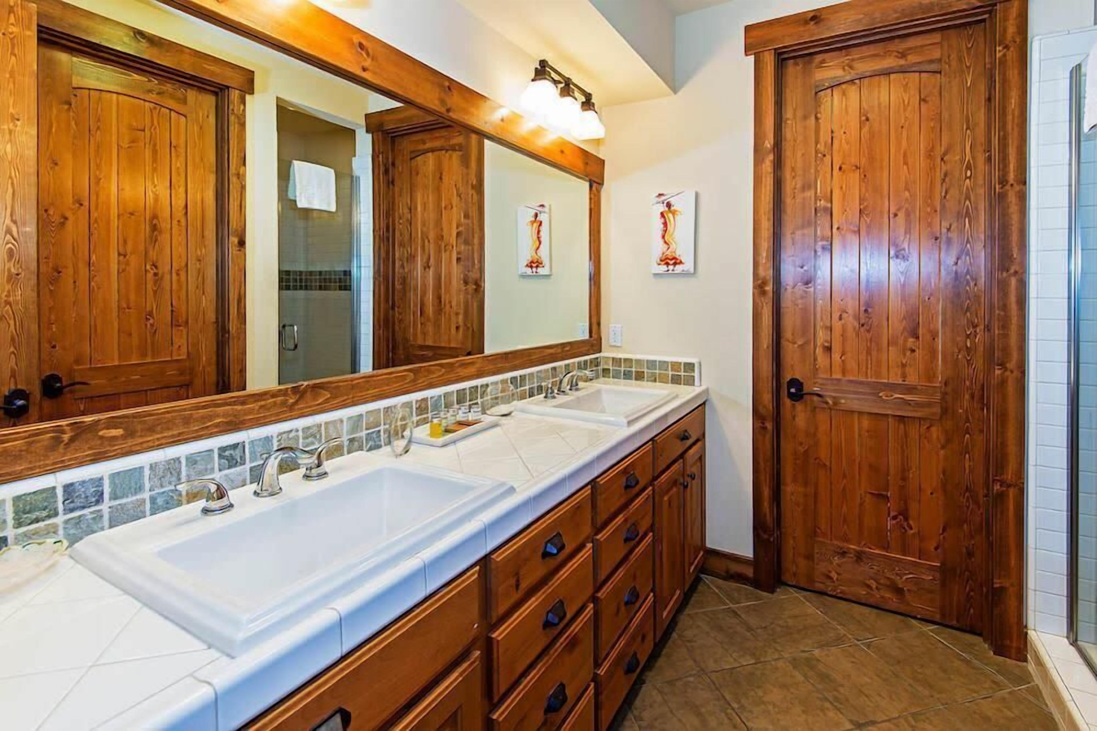 SnowCreek The Lodges